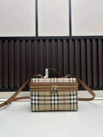 Picture of Burberry Handbags _SKUfw220372818fw